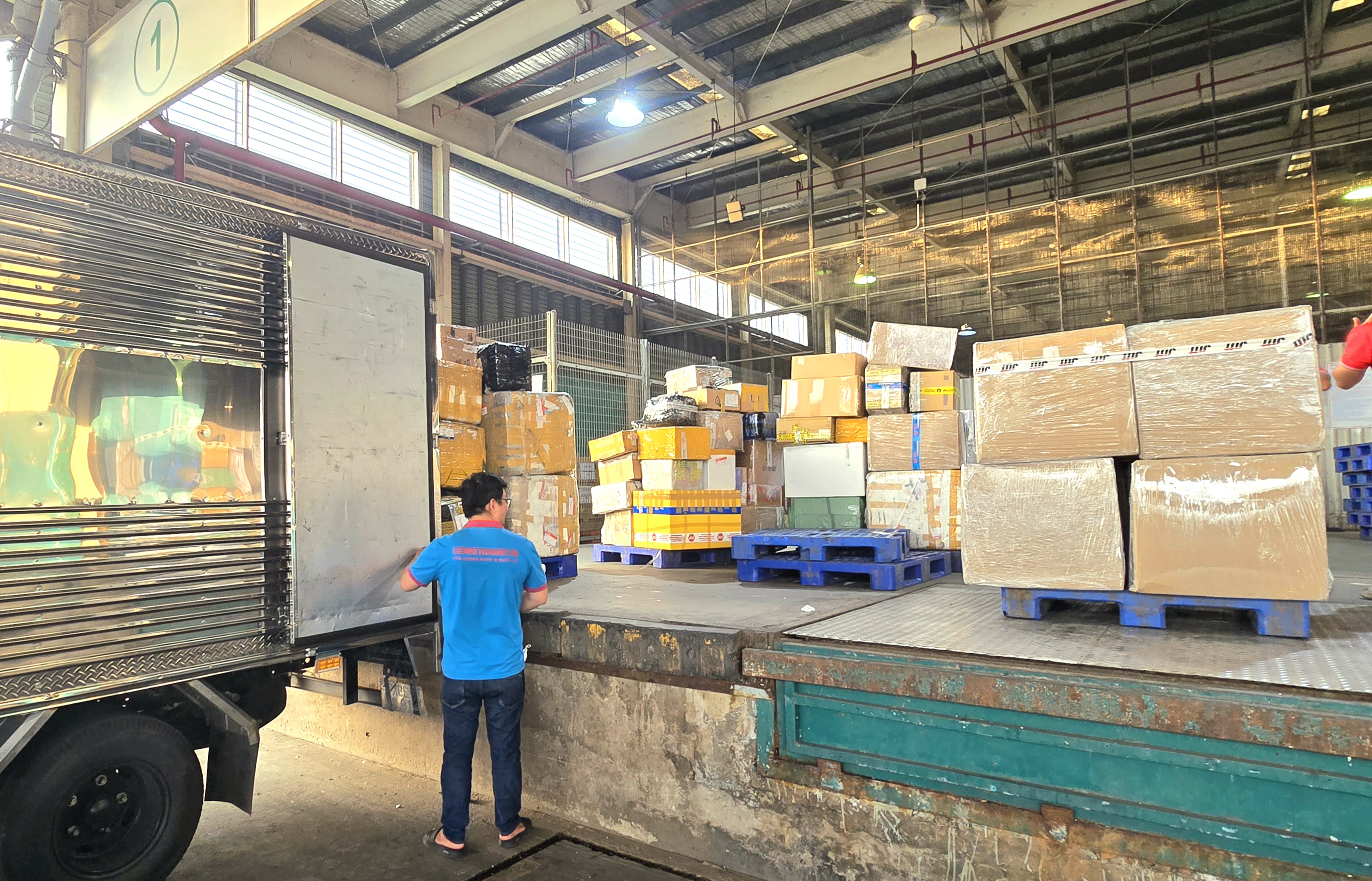 Gửi Chuyển Phát Nhanh Trong Ngày: Giải Pháp Giao Hàng Siêu Tốc
